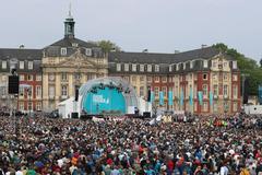 Großer Gottesdienst auf dem Schlossplatz Münster