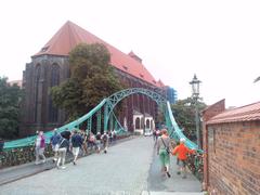 Most Tumski bridge and NMP na Piasku church in Wrocław