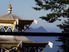 sculpted dragon heads atop Vista Chinesa gazebo