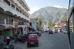 Bhuntar Town along NH-21 in Himachal Pradesh