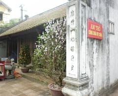 shrine of Princess My Chau in Co Loa Commune