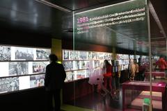 Parlamentarium interior view with visitors