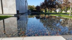 Reflecting pool outside the Barnes Foundation in Philadelphia