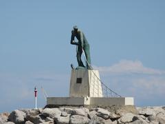 Le Pêcheur de Palavas sculpture in Palavas-les-Flots, France