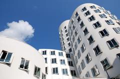 Düsseldorf Neuer Zollhoff Frank Gehry buildings