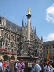 Mariensäule in Munich on a clear day