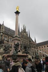 Mariensäule golden statue in Munich