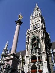 Neues Rathaus and Mariensäule in Munich