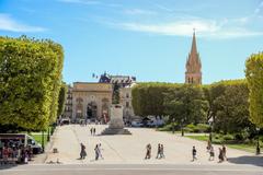 Porte du Peyrou in Montpellier seen from Château d'eau du Peyrou