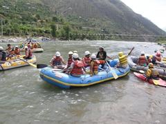 White Water Rafting in River Beas, Himachal Pradesh
