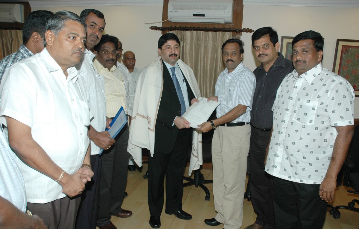 Delegation of Tirupur Industrial Federation meeting Union Minister of Textiles, Shri Dayanidhi Maran