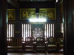 04 Chairs and Windows, Wat Lok Molee