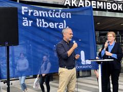 Jan Björklund and Anna Starbrink at a public meeting in Sergels Torg, Stockholm