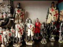 Templar figurines souvenirs at a shop in Peñíscola