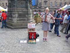 Accordionist outside St Giles' Cathedral