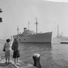 Empire State 4 American training ship docked at Stenen Hoofd in Amsterdam, 1964