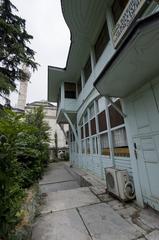 Wooden structure in courtyard with closed front, Istanbul 2008