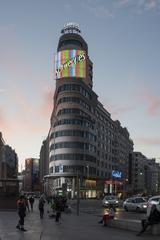 Edificio Carrión in Madrid at dusk