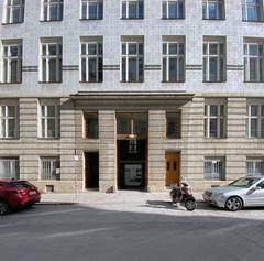 Entrance to the Österreichische Postsparkasse building on Wiesingerstraße