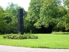 Monument in Grüneburgpark, Frankfurt, commemorating Schloss Grüneburg