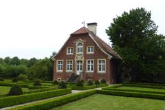 Front view of Haus Rüschhaus in Münster with garden