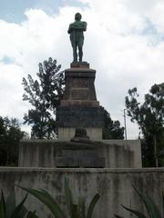 Statue of Indios Verdes in its pedestal