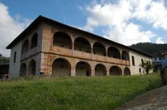 Palaciu de Valdés-Bazán in San Román de Candamu