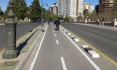 Bicycle lane at Pont del Real