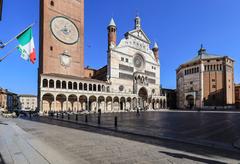 Duomo di Cremona cathedral facade