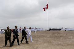 Ministro Valakivi en ceremonia del 135º Aniversario de las Batallas de San Juan y Miraflores