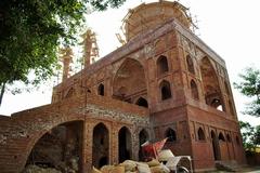 Chale Sharif Tomb and Mosque under construction in Gujrat