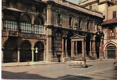 Milano piazza Mercanti in 1967