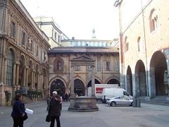 Piazza Mercanti in Milan