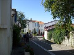 medieval village streets of Mornac sur Seudre