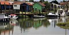 Mornac-sur-Seudre with coastal river and fishing huts