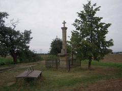 Wayside cross along the path from Jenštejn to Dřevčice