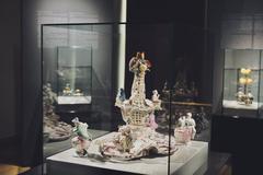 Rococo porcelain spice service from Höchst manufactory circa 1760