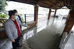 Flooding in Pasig River near Malacanang Palace during Typhoon Vamco