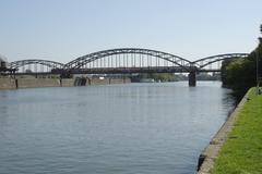 Deutschherrnbrücke during railway crossing from the west