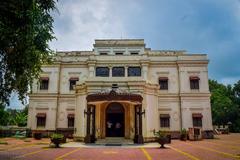 Frontal view of Laal Bagh Palace in Indore