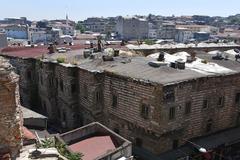 view from Büyük Valide Han's first floor to Çakmakçılar Yokuş