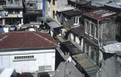 Büyük Valide Han courtyard with surrounding buildings