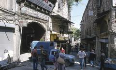 Entrance of Büyük Valide Han in 1993