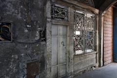 Entrance to Büyük Valide Han courtyard in Istanbul