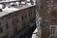 Büyük Valide Han first floor view of Çakmakçılar Yokuş