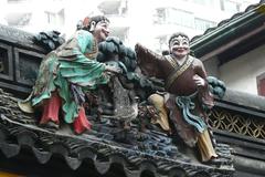 Figures on a roof outside Jade Buddha Temple in Shanghai