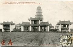 Pagode de Confucius La Tour, les Pagodons de la Cloche du Génie et du Tam-Tam in Hué