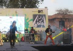 Arijit Singh performing live at Miranda House's Tempest'14