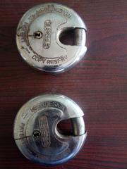 A round-shaped padlock