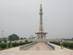 Front view of Minar-e-Pakistan in Lahore